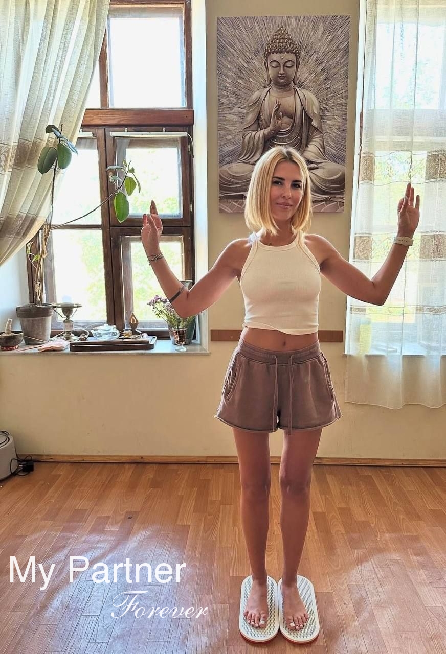 Online Dating with Charming Ukrainian Woman Nataliya from Nikolaev, Ukraine