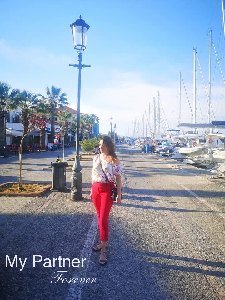 Online Dating with Sexy Ukrainian Girl Irina from Vinnitsa, Ukraine