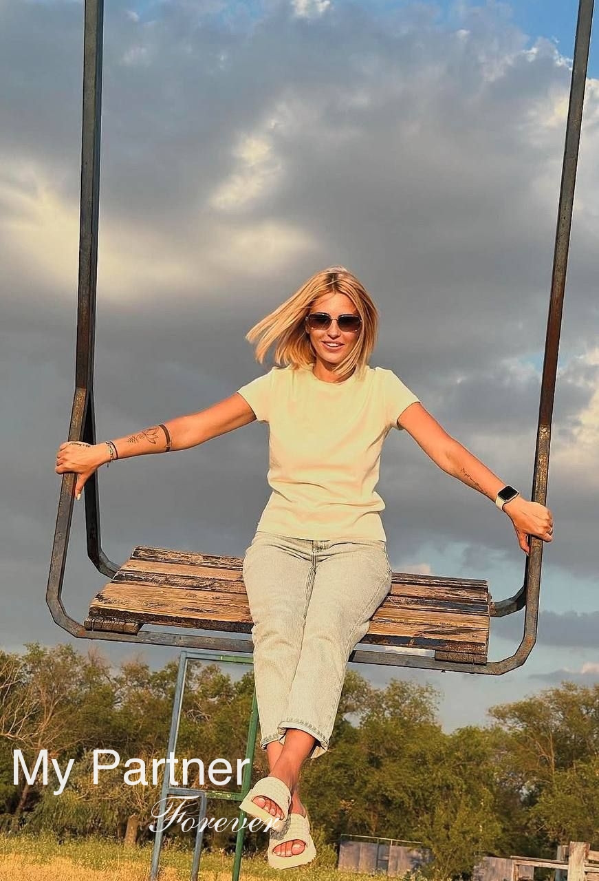 Online Dating with Sexy Ukrainian Woman Nataliya from Nikolaev, Ukraine