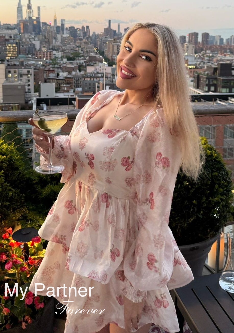 Pretty Ukrainian Girl Anna from Dniepropetrovsk, Ukraine