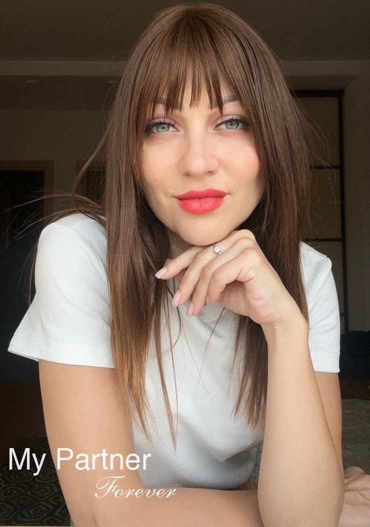 Pretty Ukrainian Girl Elena from Dniepropetrovsk, Ukraine