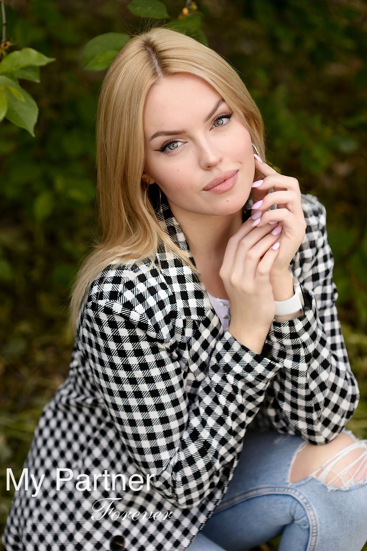 Russian Girl Seeking Men - Polina from Almaty, Kazakhstan