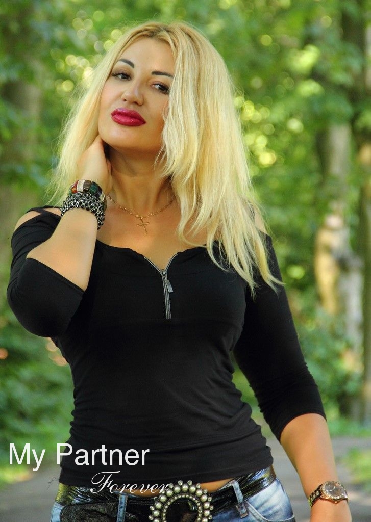 Ukrainian Women Dating - Meet Viktoriya from Vinnitsa, Ukraine