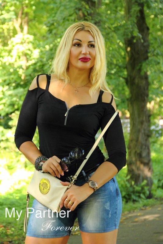 Ukrainian Women Matchmaking - Meet Viktoriya from Vinnitsa, Ukraine